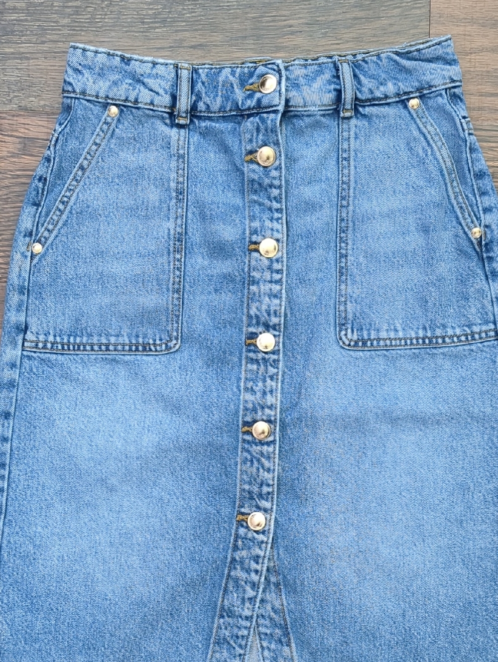 Michael Kors Light Blue Button-Front Denim Pencil Midi Jean Skirt, Size 4 - Picture 2 of 7